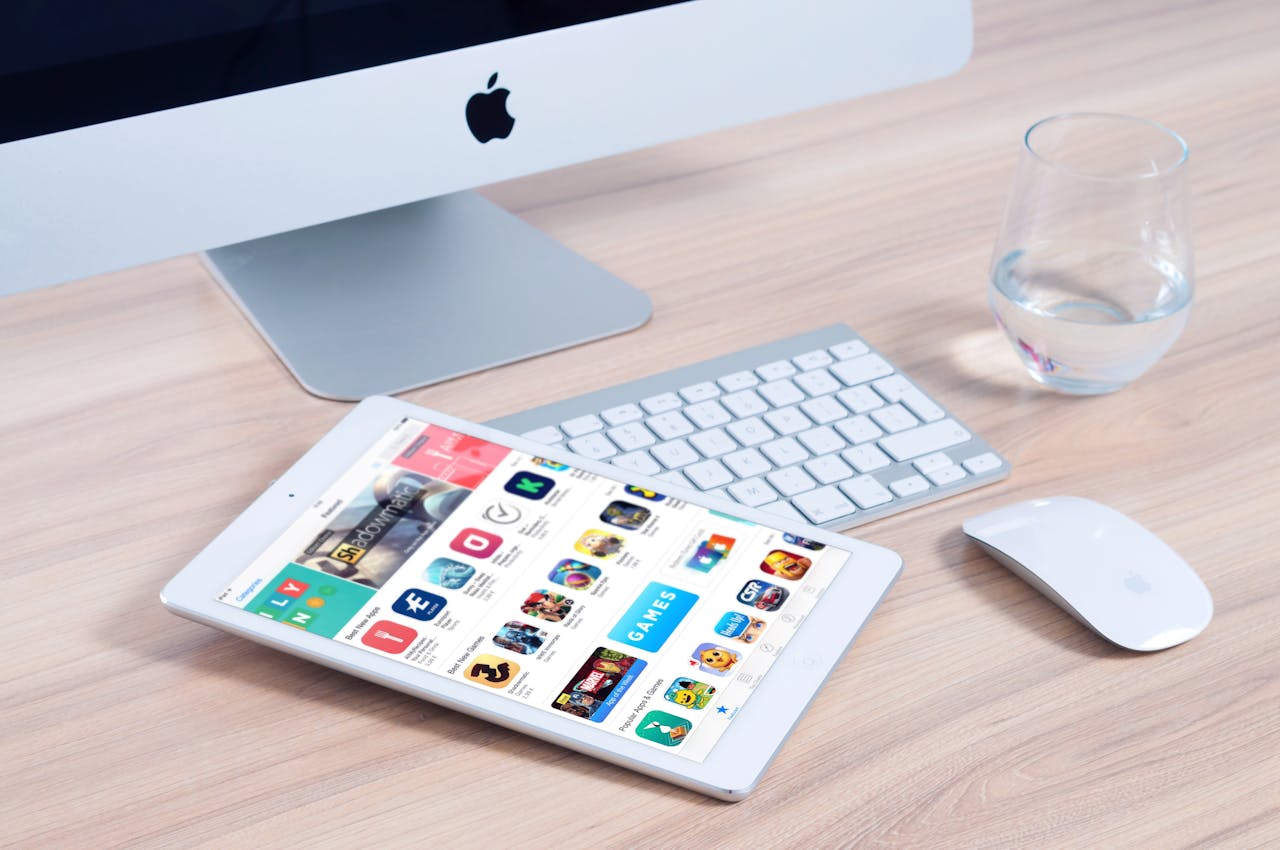 imac apple mockup app 38544.jpeg